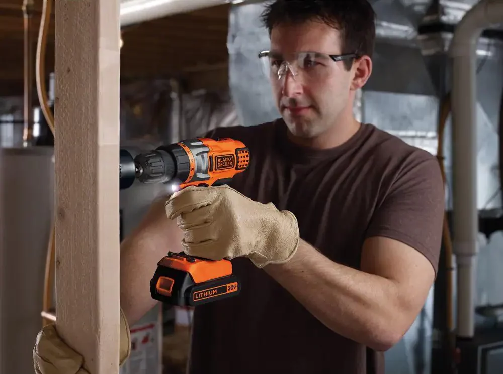 Black + Decker LDX220C In-use